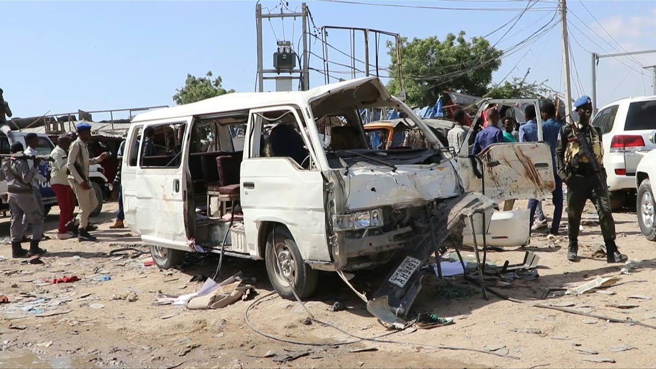 Сколько погибло в 90. Теракты в Могадишо последствия. Взорванные машины Сомали.