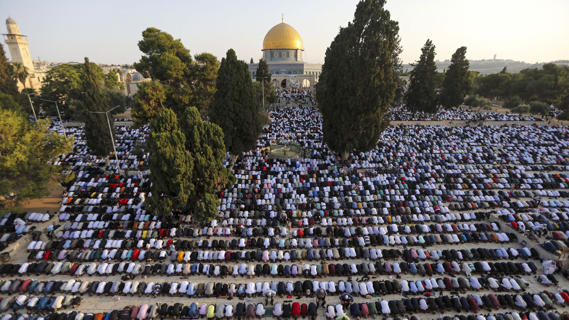250 ألف مصلٍ يحيون ليلة القدر في المسجد الأقصى