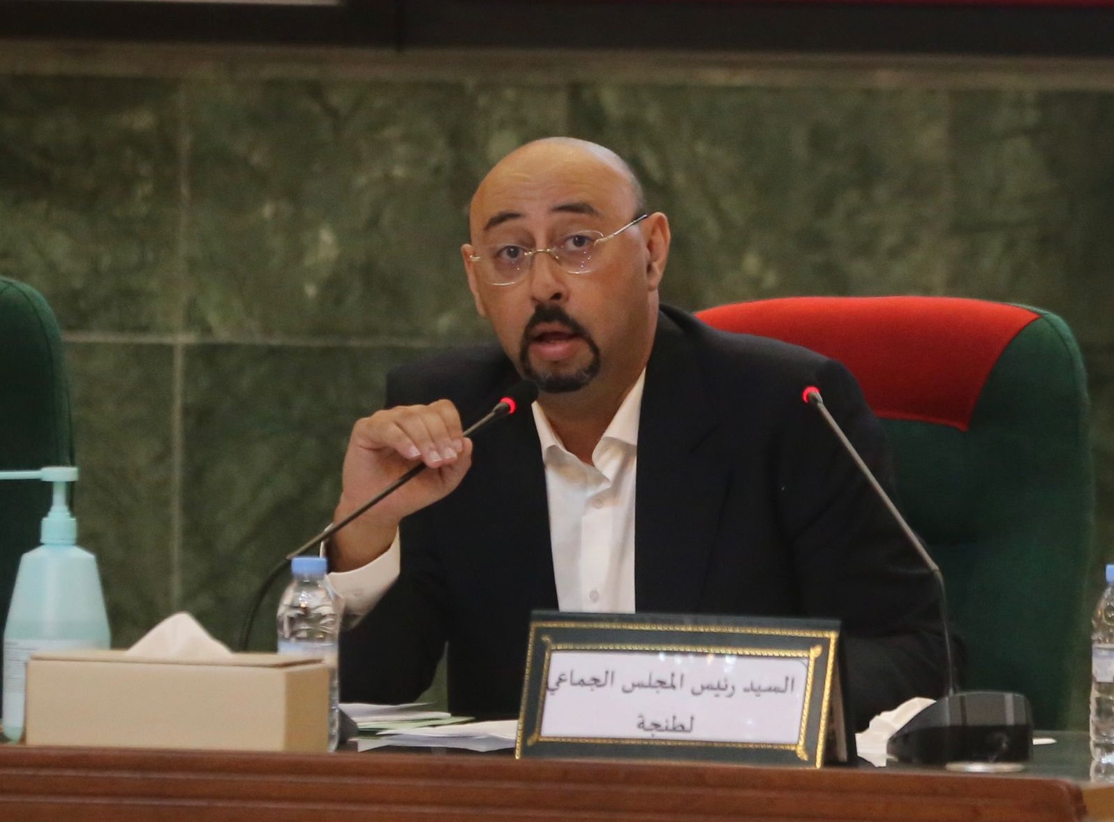 مصادر إعلامية تتحدث عن مذكرة بحث في حق عمدة طنجة وسط غياب تأكيد رسمي مصادر إعلامية تتحدث عن مذكرة بحث في حق عمدة طنجة وسط غياب تأكيد رسمي