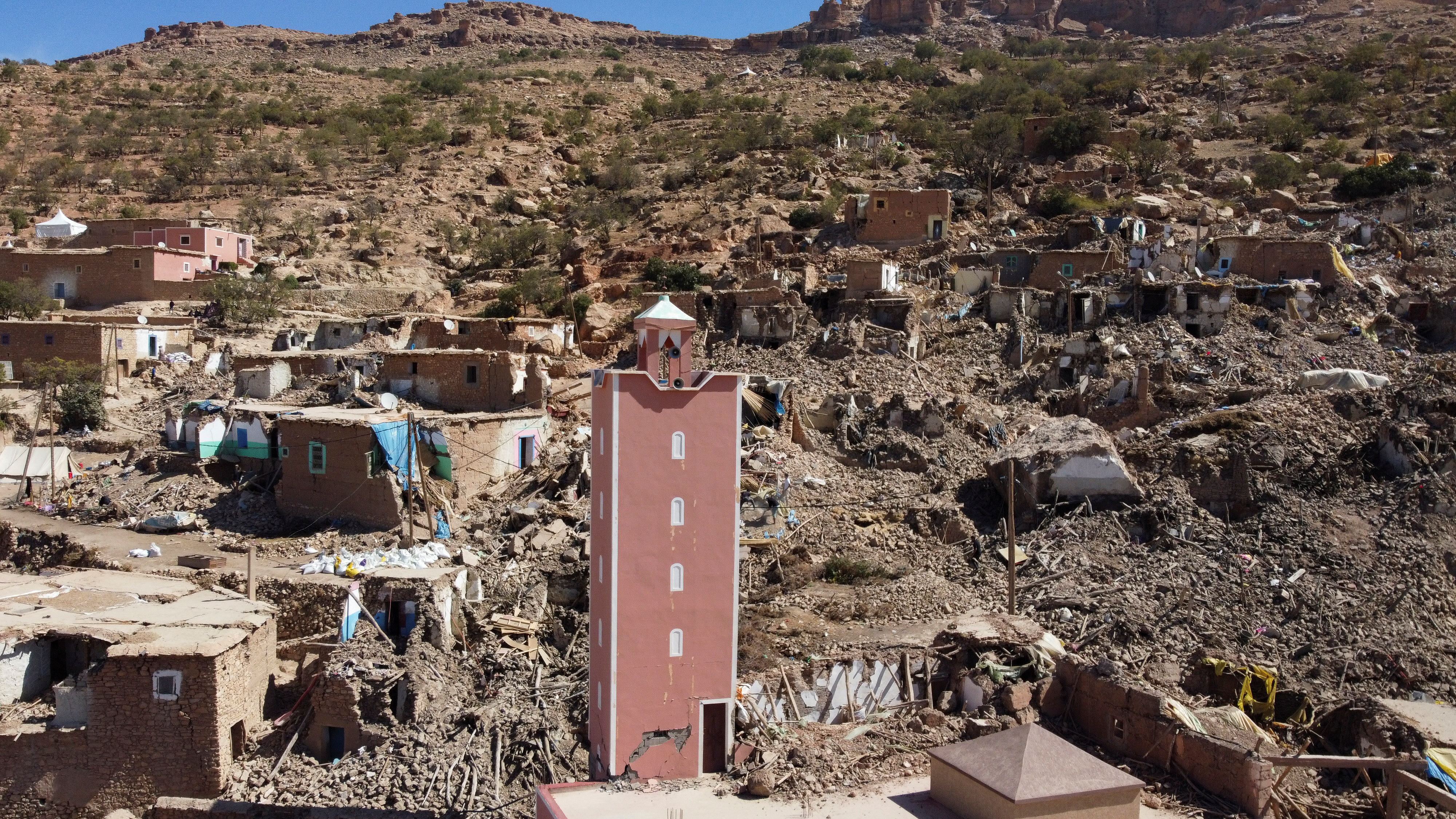 لقجع: انهيار أكثر من 59 ألف مبنى وصرف المساعدات للأسر المتضررة من الزلزال متم الشهر الجاري