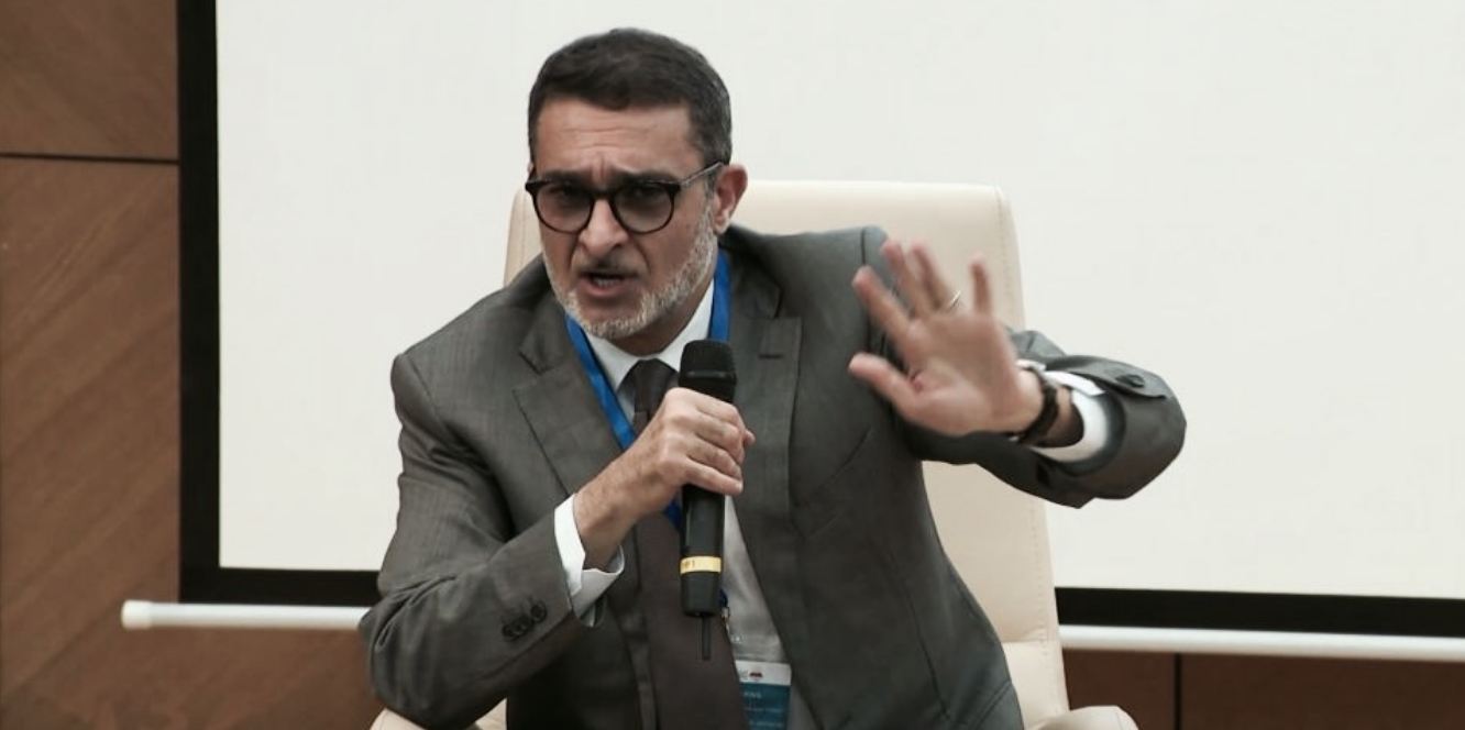 ماء العينين: الإعلام العمومي يتجاهل شلال الدم الذي يتدفق في غزة الجريحة