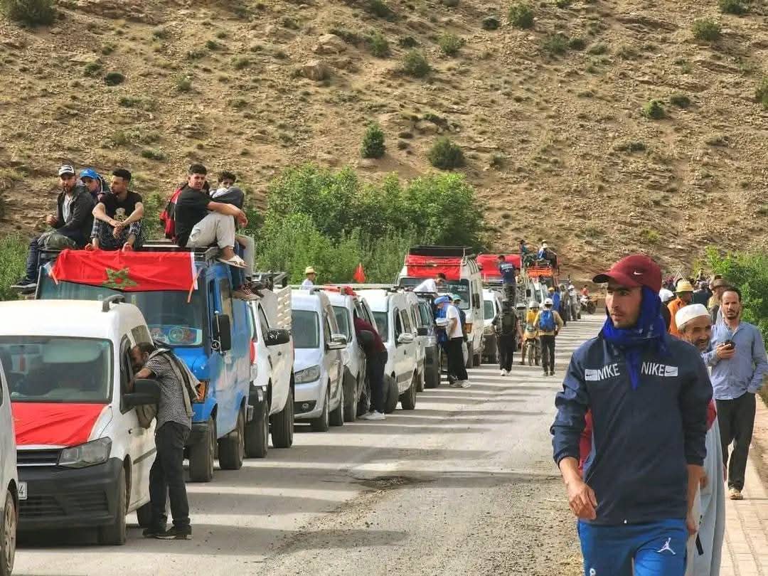 التهميش يخرج ساكنة آيت بوكماز بأزيلال في مسيرة احتجاجية نحو ولاية الجهة