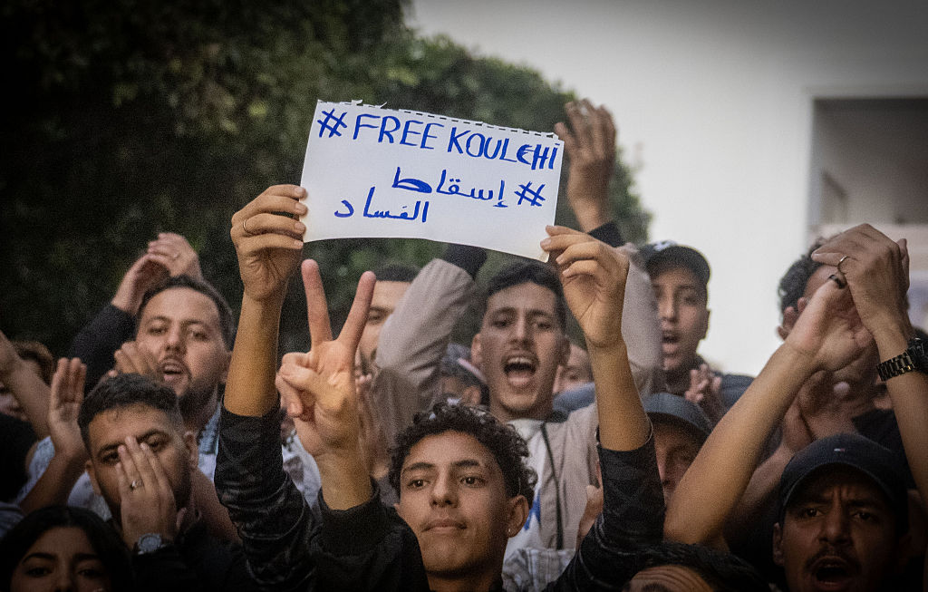 استطلاع يرصد تدني ثقة شباب المغرب في السياسيين.. 70% غير راضين عن الحكومة والمنتخبين