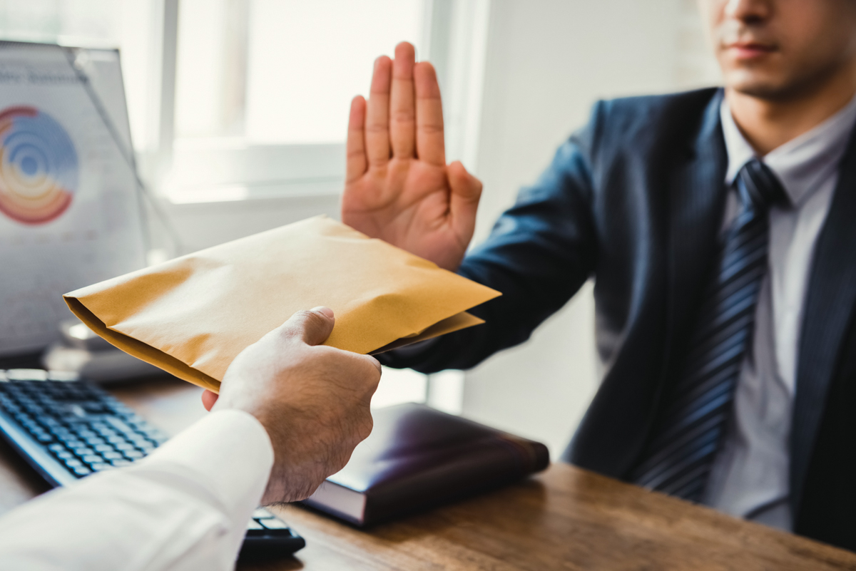 توقيع اتفاقية لتعزيز التنسيق بين هيئة “محاربة الرشوة” والأجهزة الأمنية في مكافحة الفساد