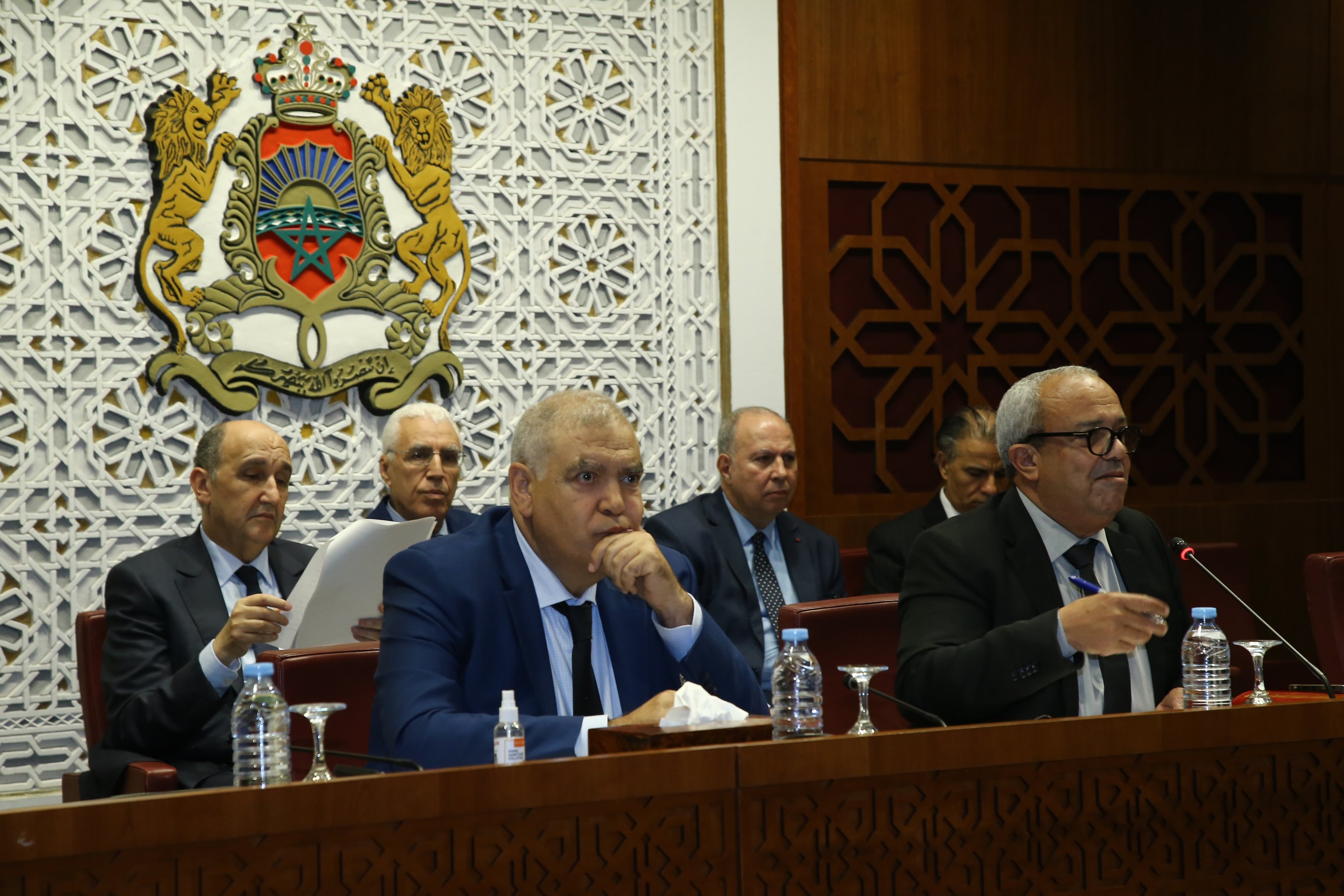 لجنة الداخلية بمجلس النواب تصادق بالأغلبية على مشروعَي قانون لتنظيم الأحزاب واللوائح الانتخابية