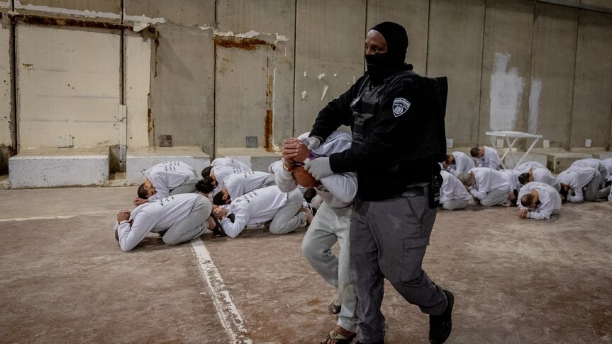 هيومن رايتس ووتش تؤكد صحة تقارير عن انتهاكات جنسية بحق أسرى فلسطينيين