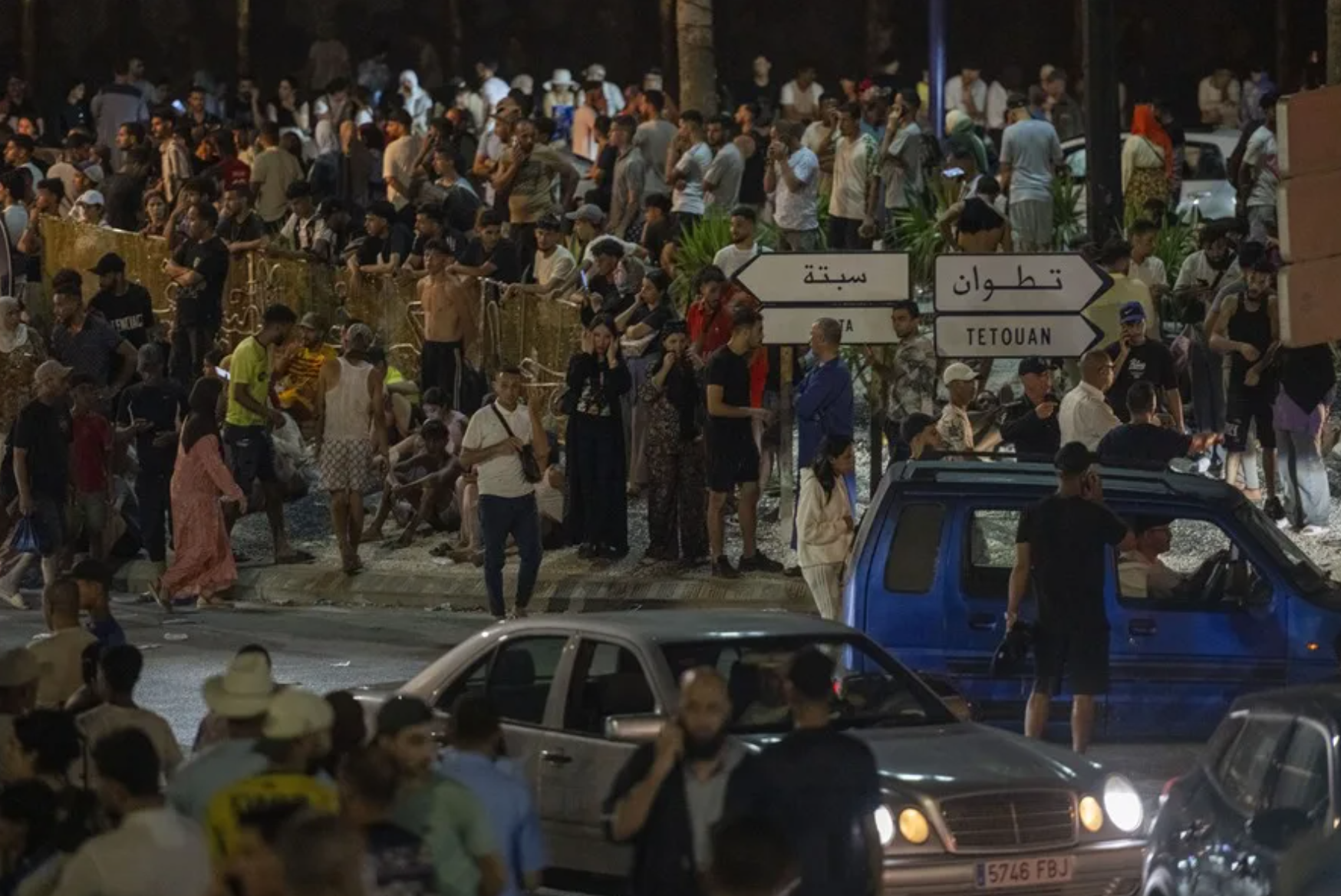 استنفار أمني بالفنيدق.. إبعاد آلاف الراغبين في الهجرة ومنعهم من الوصول إلى حدود سبتة استنفار أمني بالفنيدق.. إبعاد آلاف الراغبين في الهجرة ومنعهم من الوصول إلى حدود سبتة
