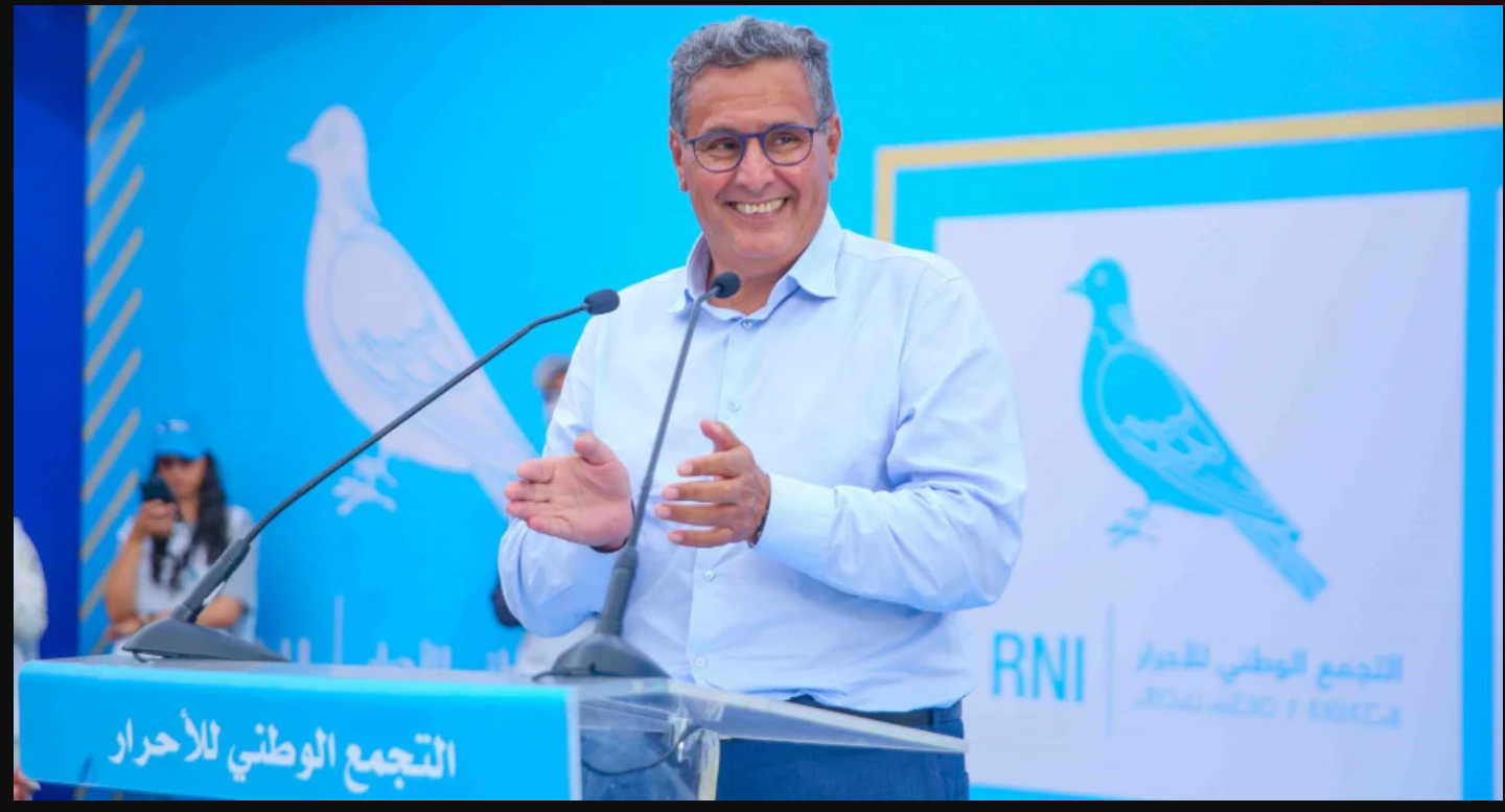 أخنوش يرد على المهاجري: “هناك شخص لا يعرف سوى الكلام والسب.. ونحن لسنا من ذلك المستوى” أخنوش يرد على المهاجري: “هناك شخص لا يعرف سوى الكلام والسب.. ونحن لسنا من ذلك المستوى”
