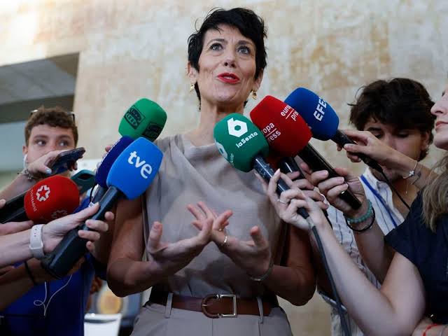 الحكومة الإسبانية: زيارة الملك إلى سبتة ومليلية “تاريخية” والعلاقات مع المغرب تسير “بشكل طبيعي” الحكومة الإسبانية: زيارة الملك إلى سبتة ومليلية “تاريخية” والعلاقات مع المغرب تسير “بشكل طبيعي”